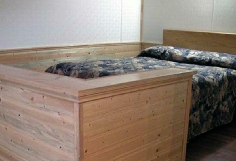 침실 2개 주택, Dockside Motel