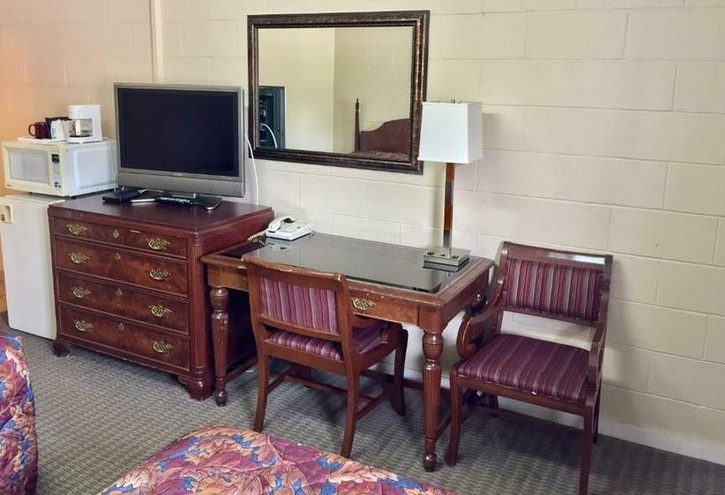 חדר דלוקס, Gold Pan Motel