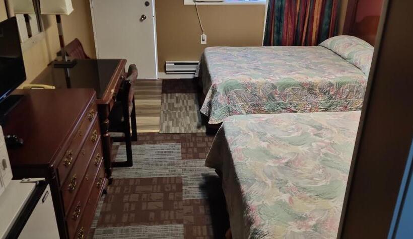 חדר דלוקס, Gold Pan Motel