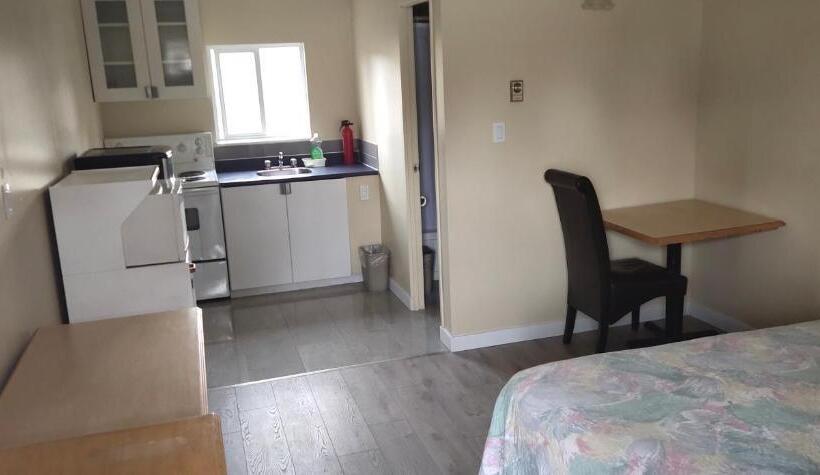 חדר דלוקס, Gold Pan Motel