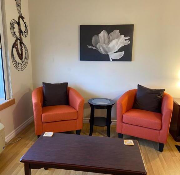 标准工作室, Harmony B&b & Suites