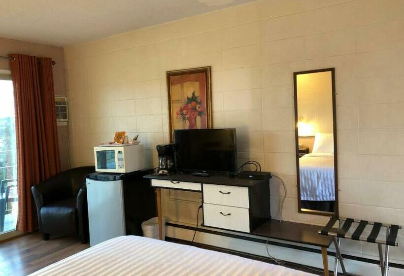 חדר דלוקס עם מרפסת נוף לים, Holiday House Motel