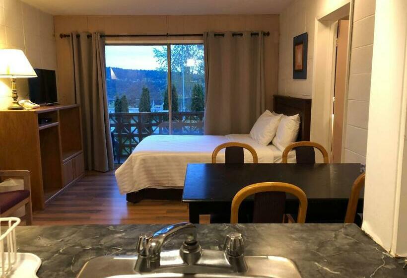 سوییت جونیور با چشم‌انداز دریا, Holiday House Motel