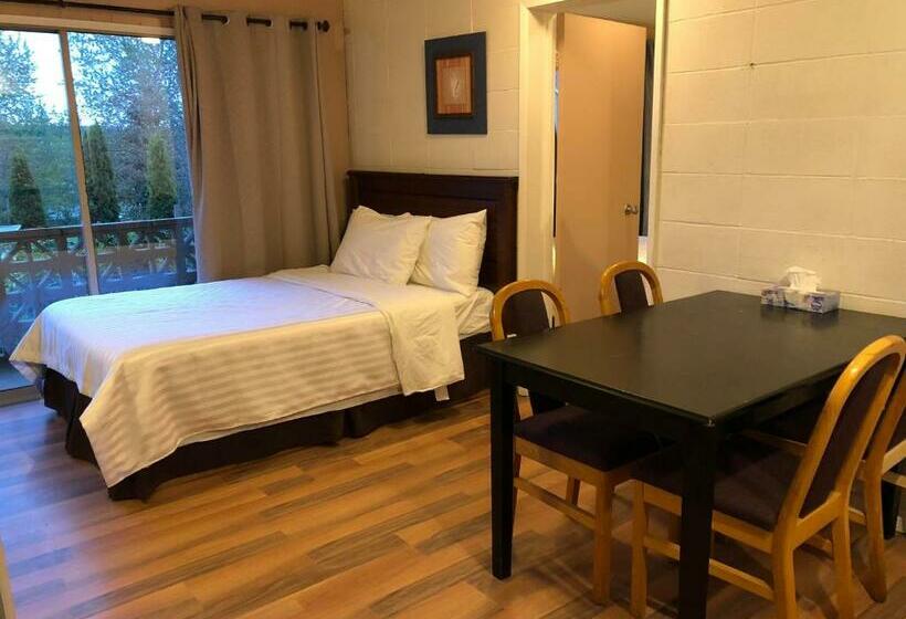 سوییت جونیور با چشم‌انداز دریا, Holiday House Motel