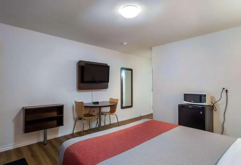 デラックスルーム, Motel 6sudbury, On