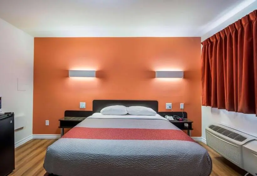 デラックスルーム, Motel 6sudbury, On