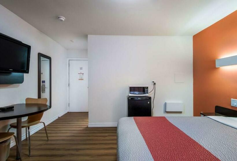 스탠다드 룸, Motel 6sudbury, On
