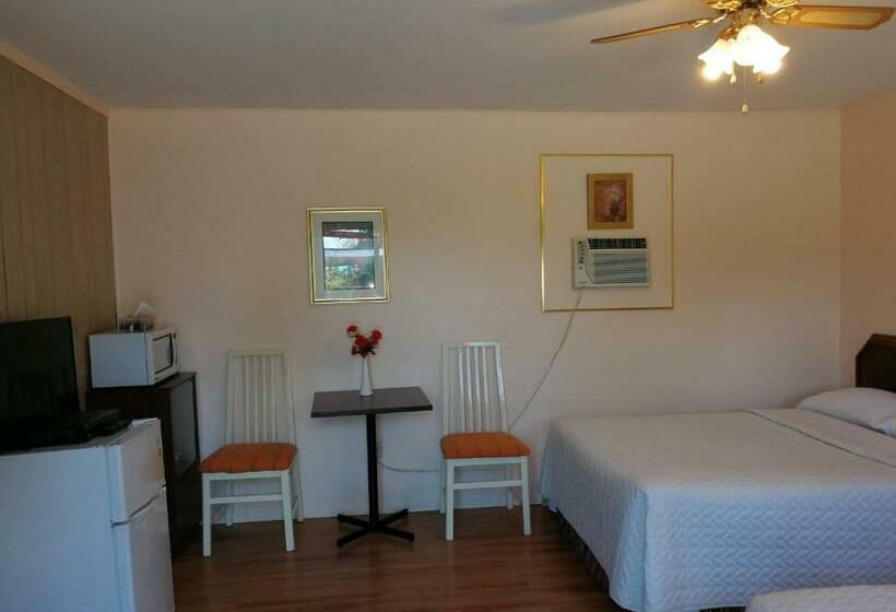 带2个双人床的标准工作室, Motel Belair