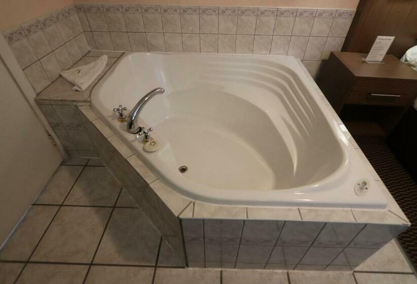 جناح, Campbellford River Inn