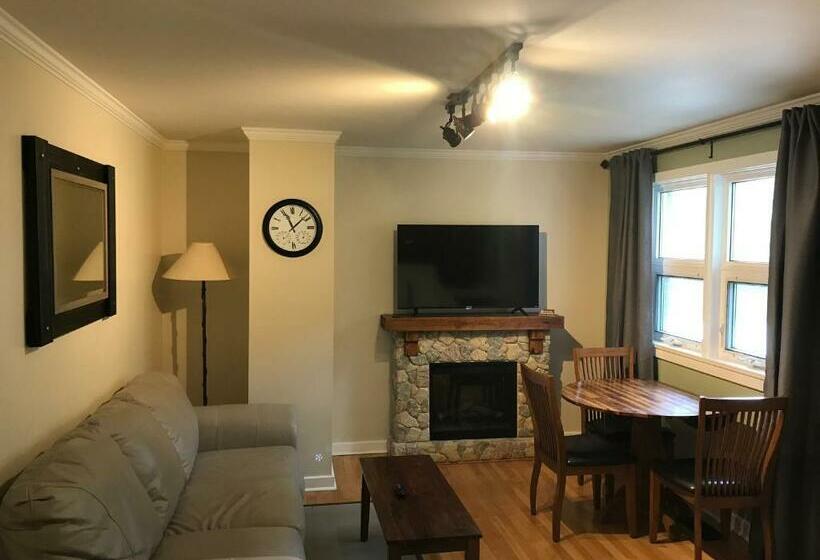 סוויטת 2 חדרי שינה, Canadian Rockies Inn   Adults Only