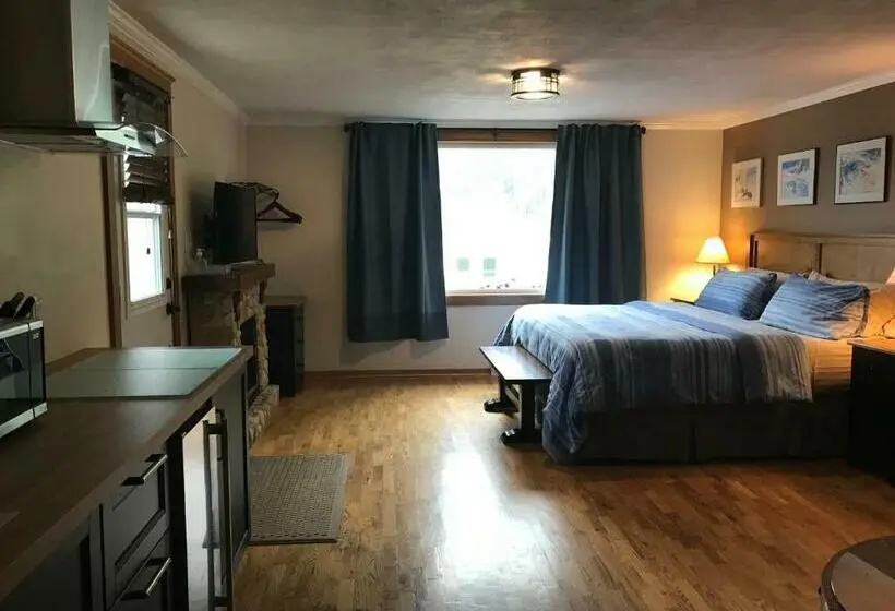 キングサイズベッドのスイートルーム, Canadian Rockies Inn Adults Only