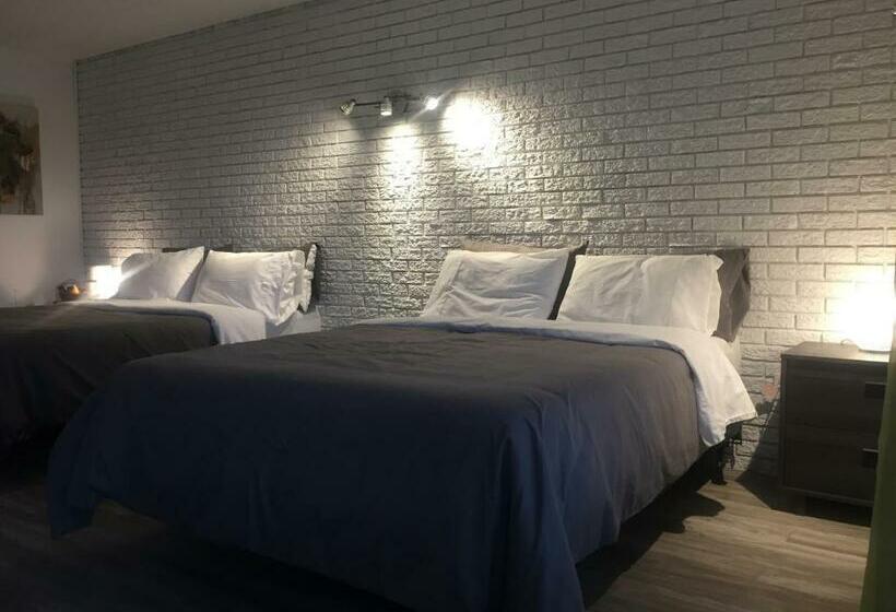 חדר דלוקס, Complexe Dix80