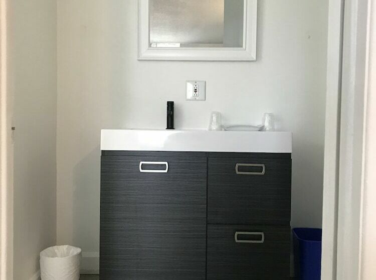 Номер Deluxe, Complexe Dix80
