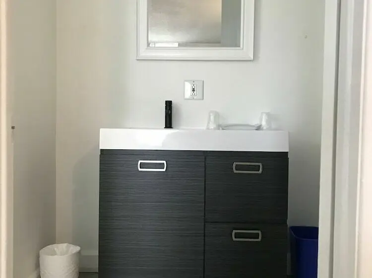 Deluxe Room, Complexe Dix80