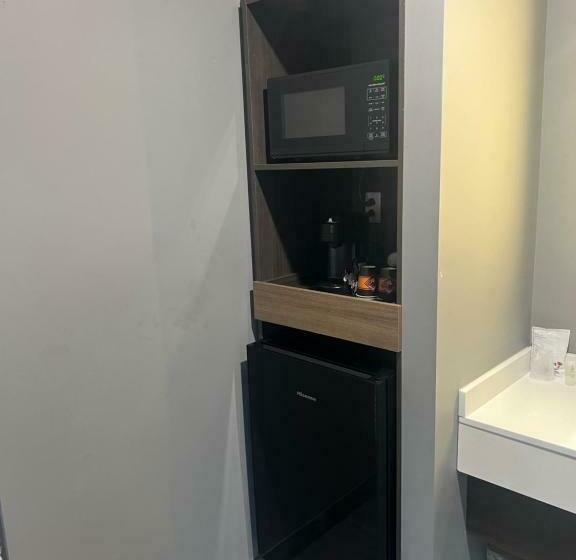 חדר סטנדרט עם מיטת קינג, Complexe Dix80