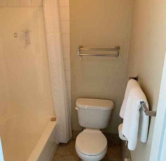 جناح ديلوكس, Red Deer Inn & Suites