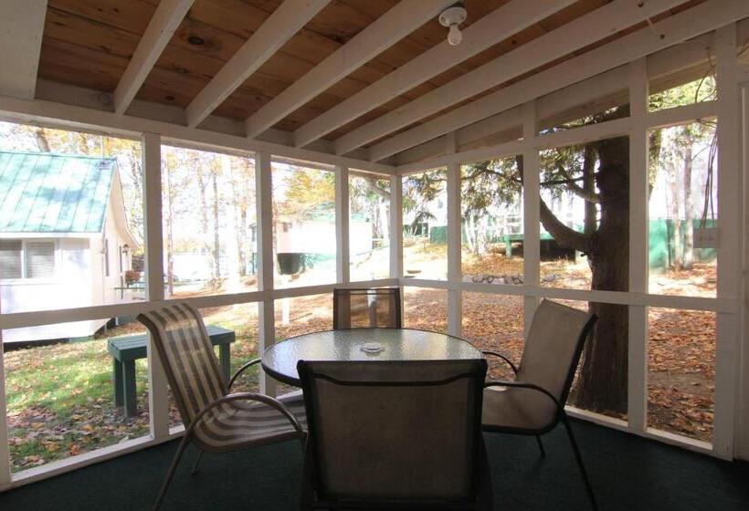 小室, Birch Cliff Lodge On Baptiste Lake