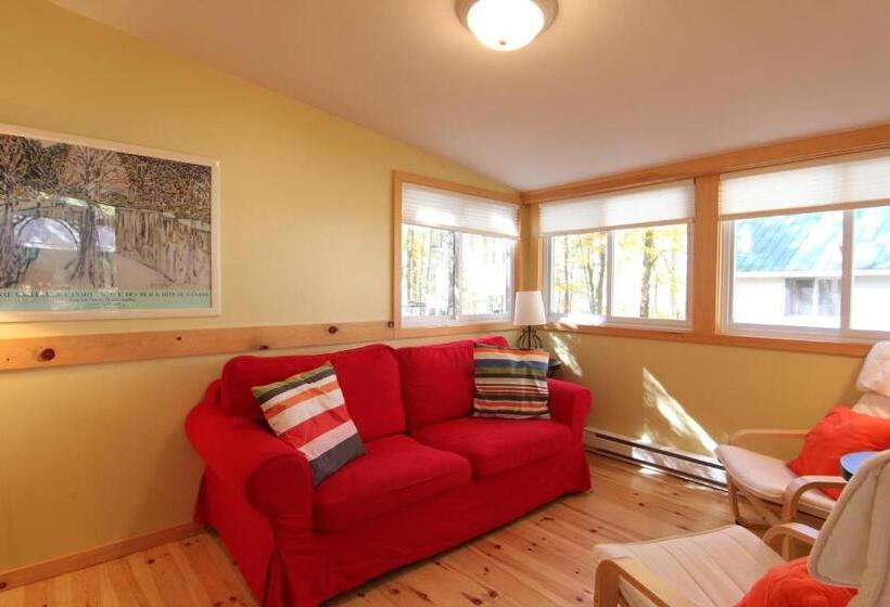 小室, Birch Cliff Lodge On Baptiste Lake