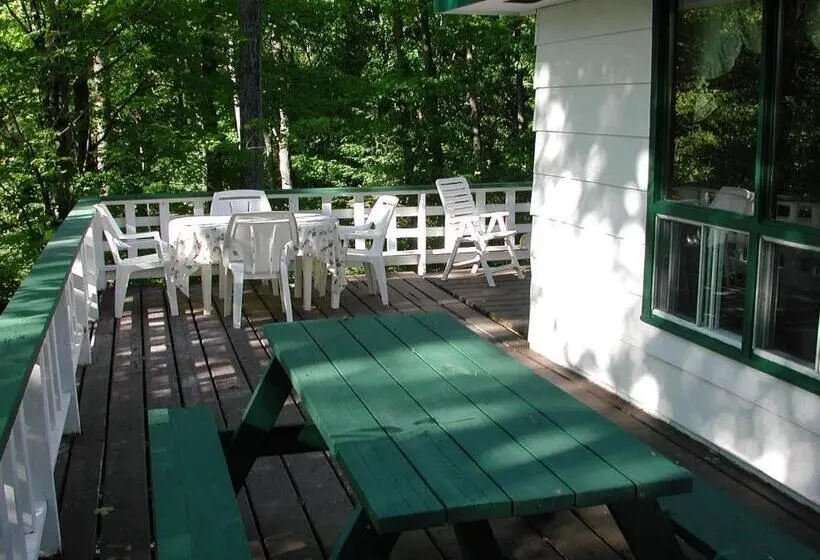 １ベッドルームハウス, Birch Cliff Lodge On Baptiste Lake