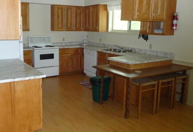 1间卧室的房子, Birch Cliff Lodge On Baptiste Lake