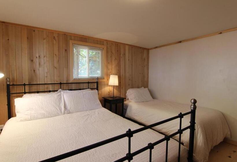 小室, Birch Cliff Lodge On Baptiste Lake