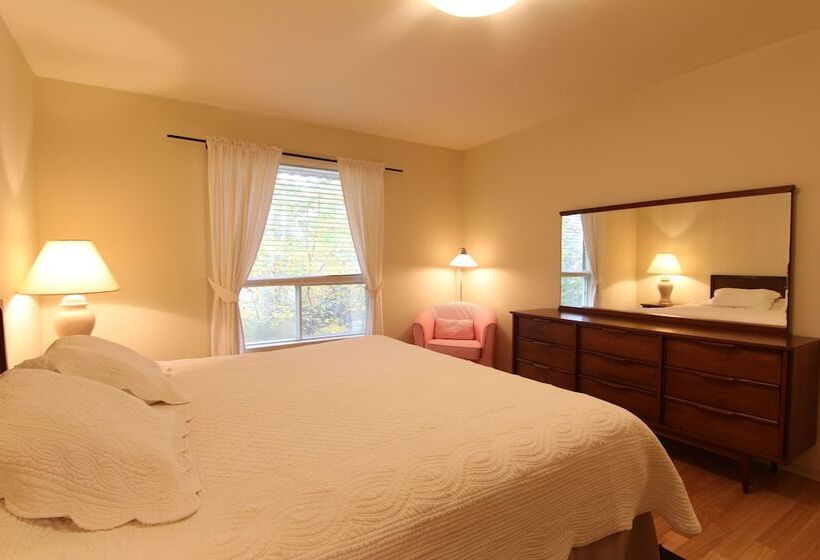 1间卧室的房子, Birch Cliff Lodge On Baptiste Lake