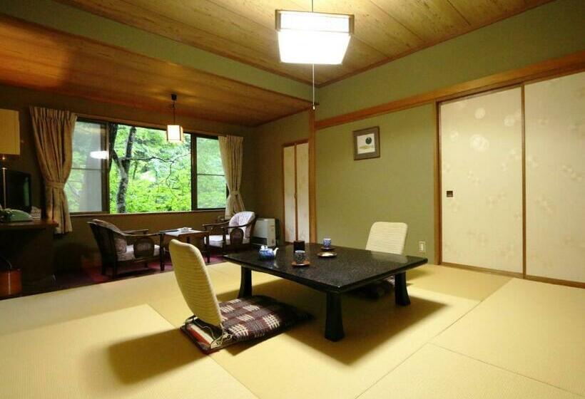 חדר סטנדרט לארבעה, Kose Onsen