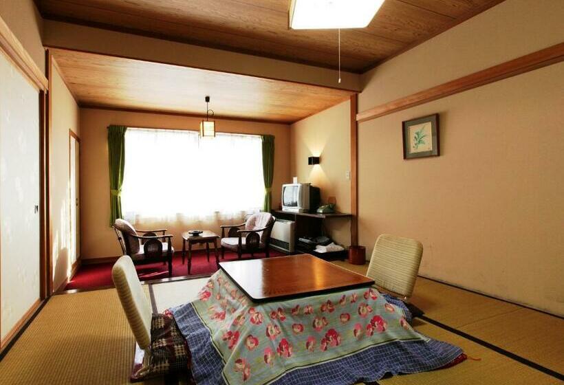 חדר סטנדרט לארבעה, Kose Onsen