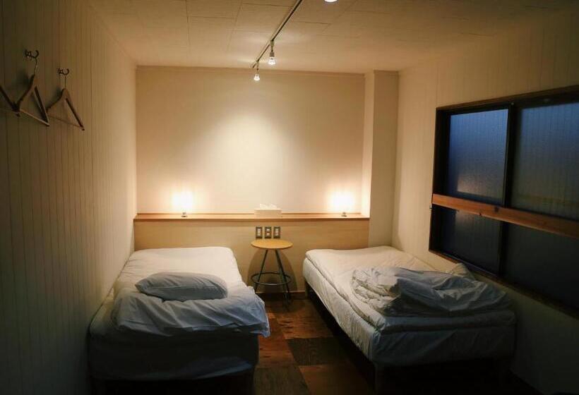 Standart Oda, Y Pub & Hostel Tottori
