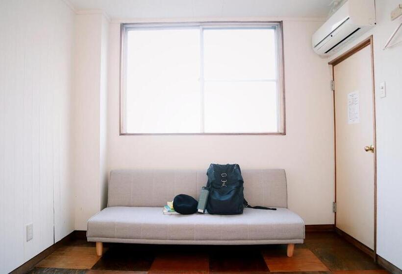 Standart Oda, Y Pub & Hostel Tottori