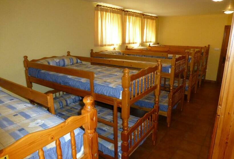 Кровать в Общей Комнате, Albergue Turístico Briz