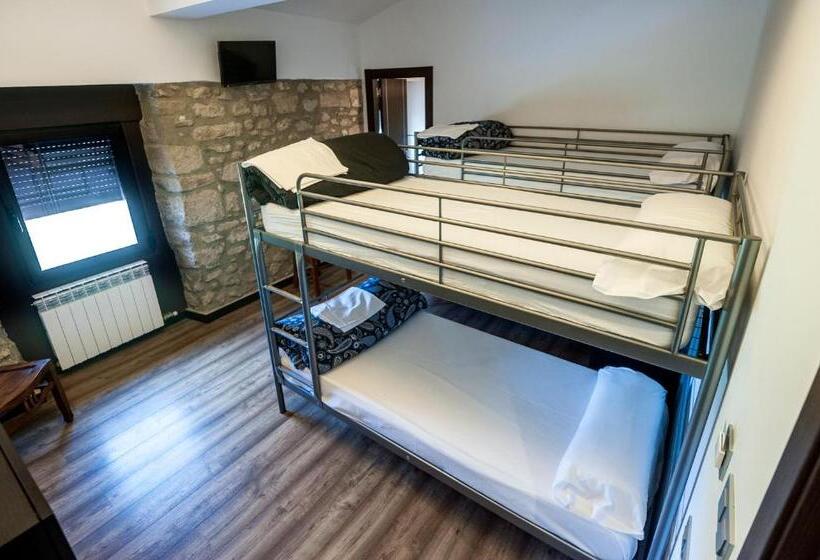 이코노이 4인룸, Albergue Turístico La Fábrica