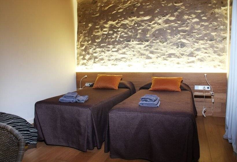 اتاق استاندارد سه نفره, Can Bo De Pau