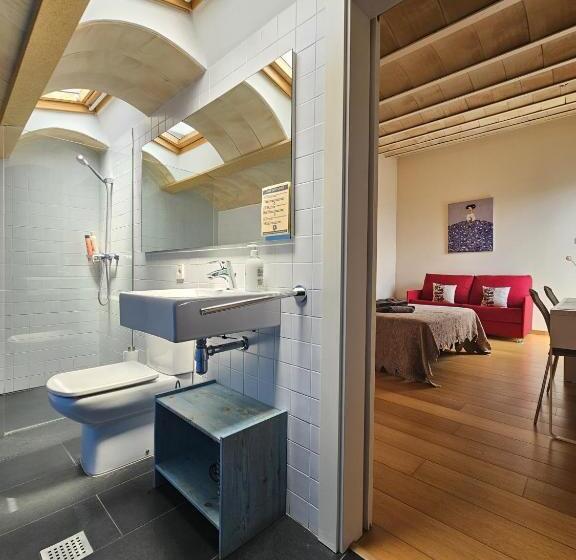 اتاق استاندارد, Can Bo De Pau