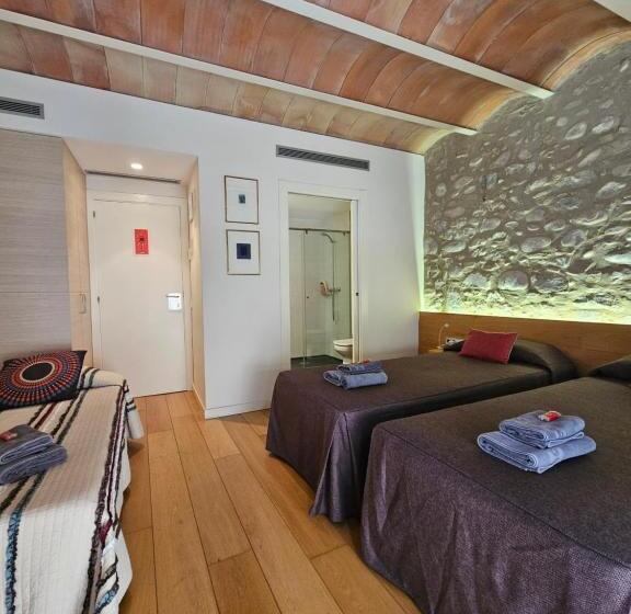 اتاق استاندارد سه نفره, Can Bo De Pau