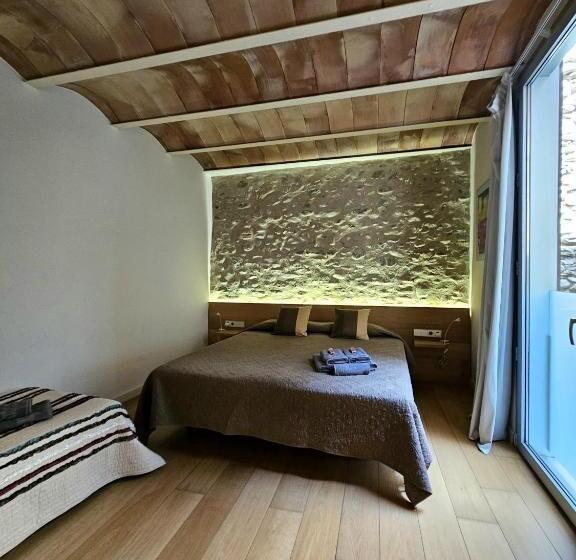 اتاق استاندارد سه نفره, Can Bo De Pau