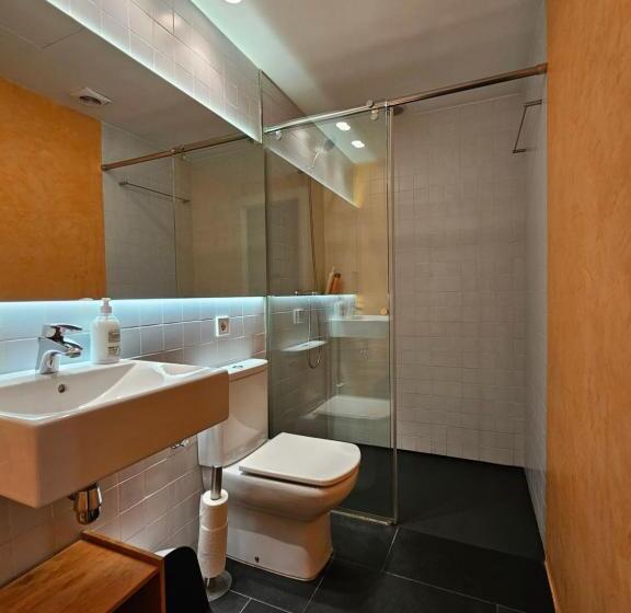 اتاق استاندارد سه نفره, Can Bo De Pau