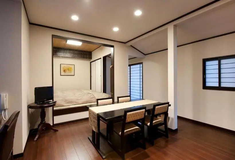Camera Standard, Hinode Ryokan
