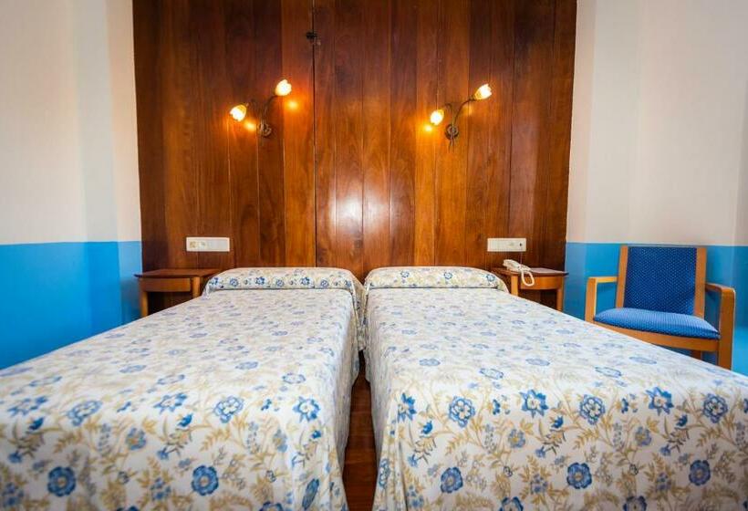 غرفة قياسية, Castillo De Gauzón