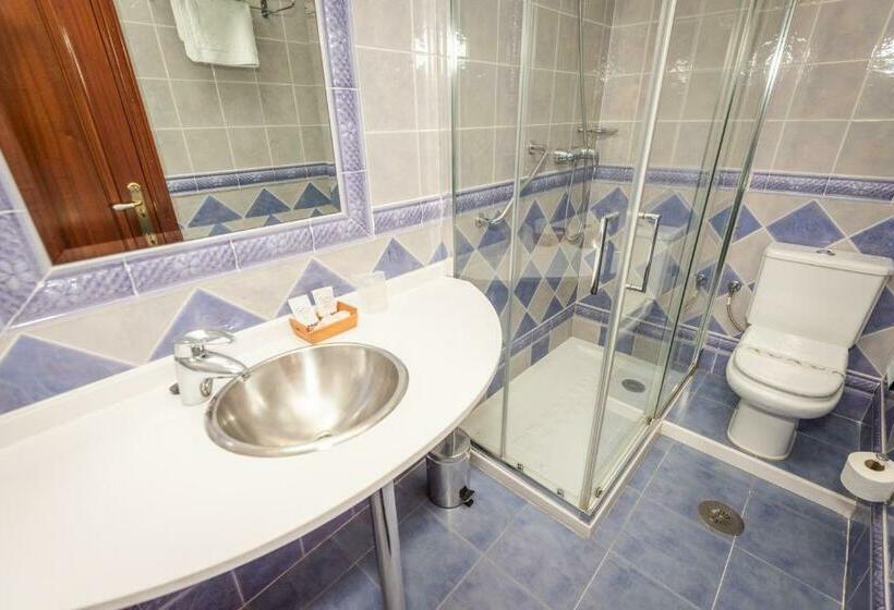 غرفة قياسية, Castillo De Gauzón