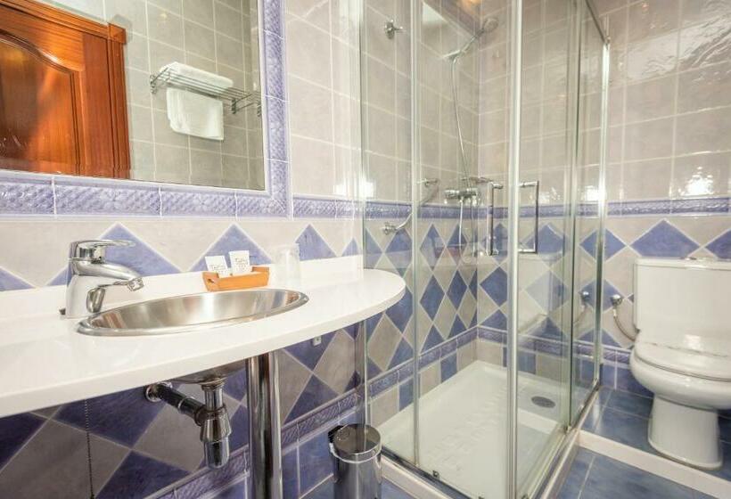 غرفة قياسية, Castillo De Gauzón