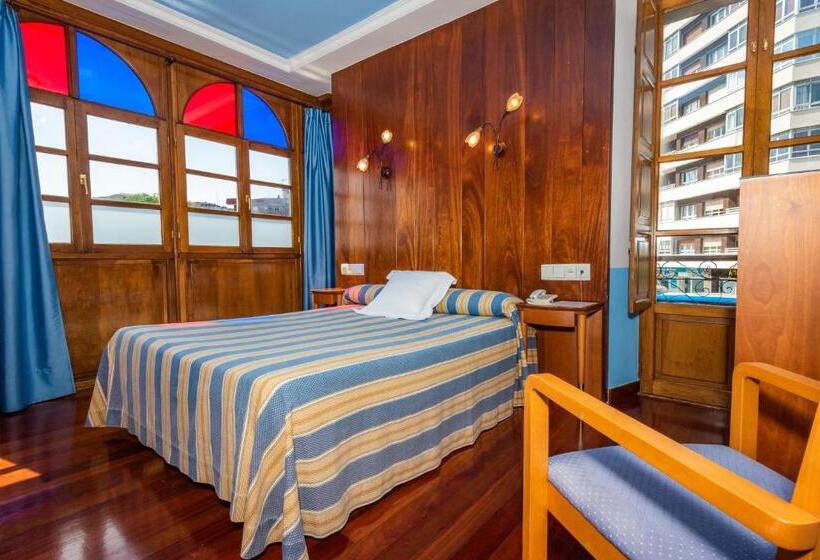 غرفة قياسية, Castillo De Gauzón