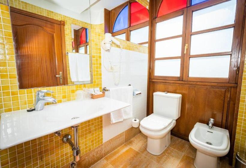 غرفة قياسية, Castillo De Gauzón