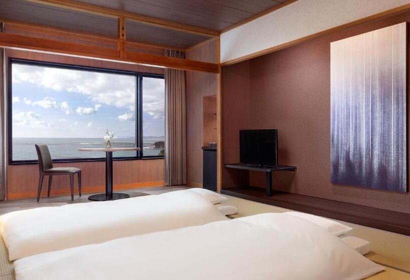 Номер Стандарт Вид на Море, Nanki Shirahama Marriott