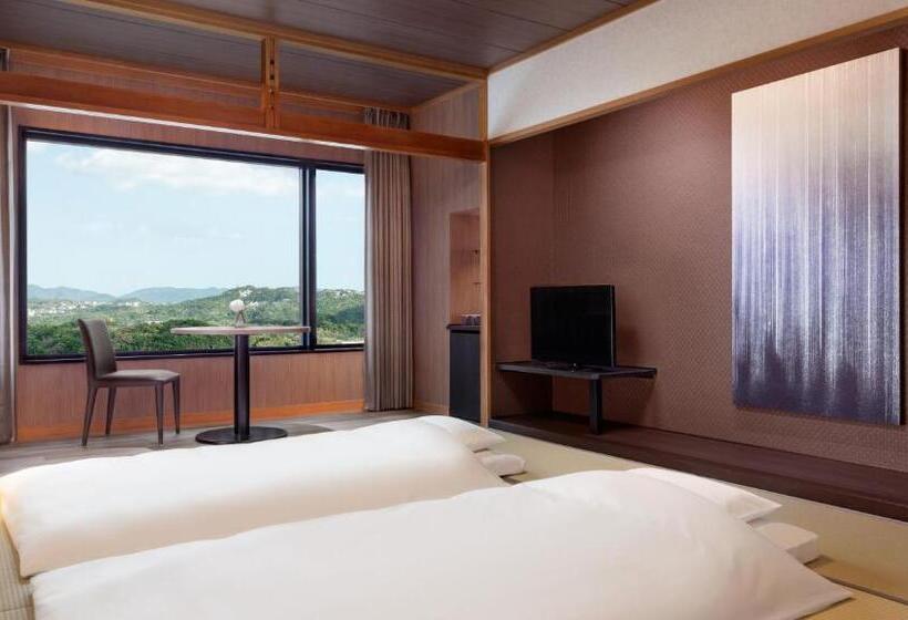 Четырехместный Номер Стандарт Вид на Сад, Nanki Shirahama Marriott