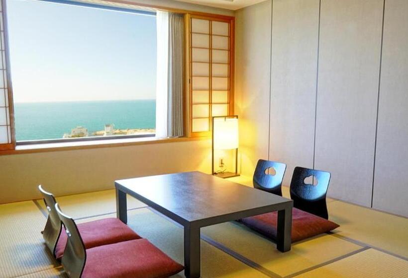 Номер Стандарт Вид на Море, Nanki Shirahama Marriott