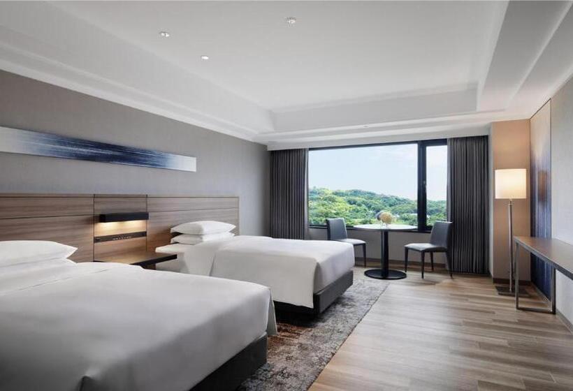 Номер Deluxe Вид на Сад, Nanki Shirahama Marriott