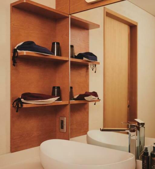 Люкс с Балконом, River Retreat Garaku