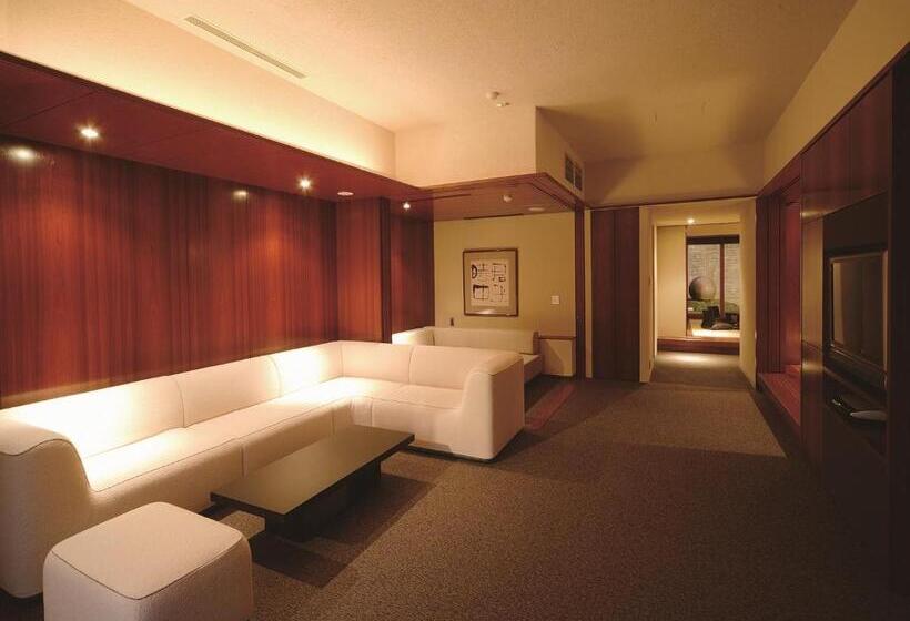 Люкс Повышенной Комфортности, River Retreat Garaku