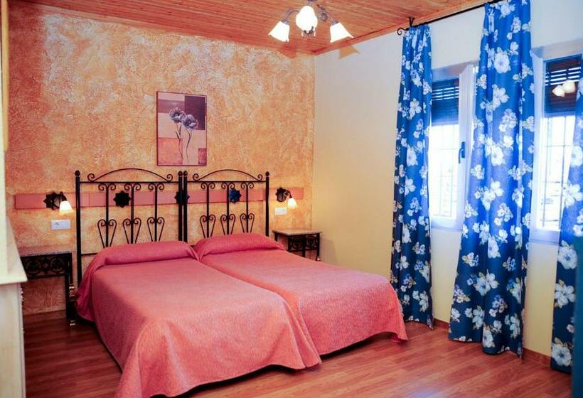 غرفة قياسية, Rural Restaurante Los Rosales